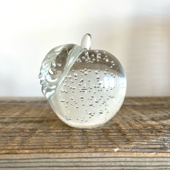 Crystal glass orb apple, paperweight - Picture 1 of 3